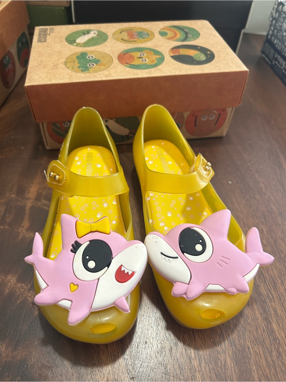 Mini Melissa Yellow Baby Shark Jelly Flats NWT